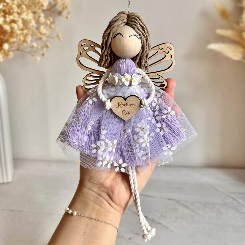 makramowy aniołek z zawieszką 1