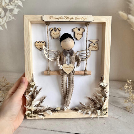 Metryczka dla chłopca, aniołek w drewnianej ramce