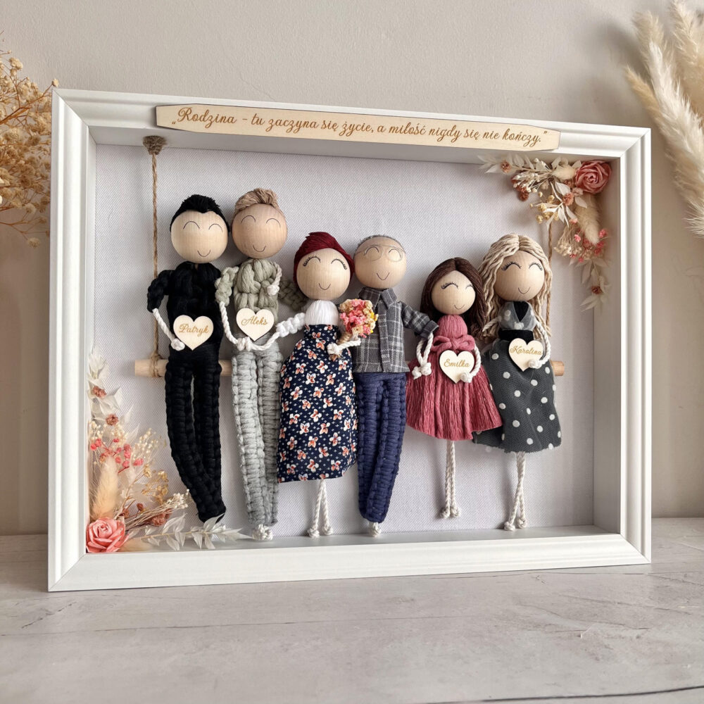 makramowe laleczki rodzina w ramce 2