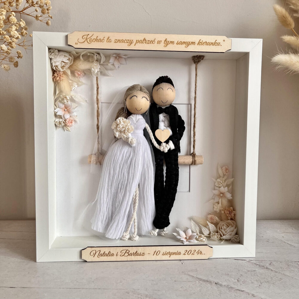 ramka śubna makramowe laleczkiw ramce