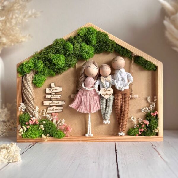 makramowa rodzinka w domku z mchem 1 (3)