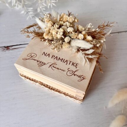 Drewniane pudełko, szkatułka z życzeniami na chrzest i komunię, boho kwiaty